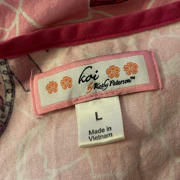 KOI Faux Wrap Scrub Top Pink Breast Cancer Ribbon Support Advocate Print Large - Picture 5 of 6